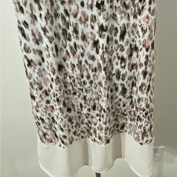 Leopard Print Maurices high low tunic, top blouse women’s small sleeveless - Picture 11 of 11